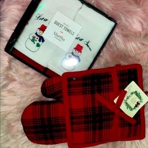 Martha Stewart Guest Towels & Oven Mitt/Pot Holder